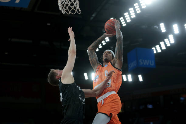 尤其是三分 尤其是三分