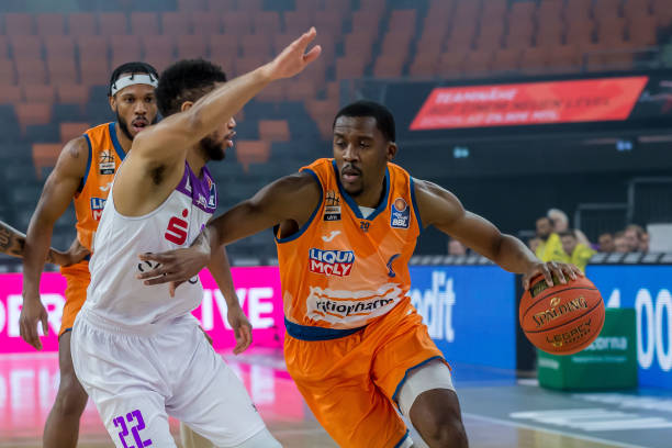 虽败犹荣！天津女排替补出战，王媛媛疑似受伤，高意打出巅峰.