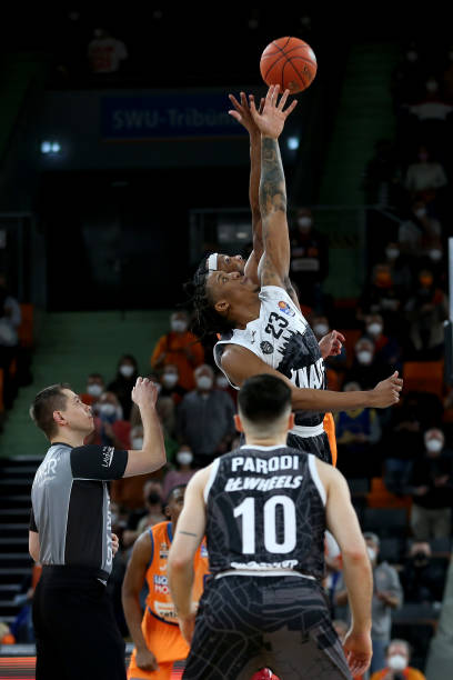 德转列西甲非皇萨球员最贵阵：阿尔瓦雷斯领衔，祖比门迪在列.