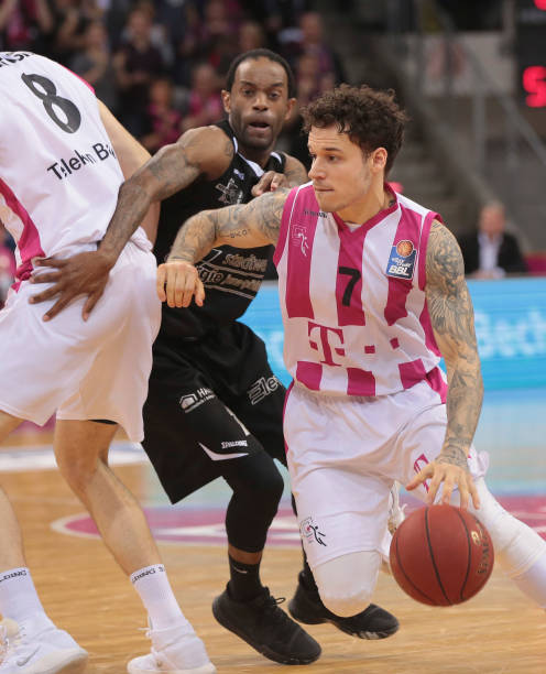 采取致命攻 采取致命攻