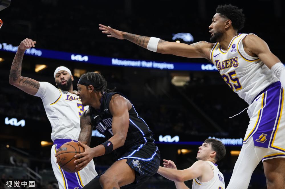 中国篮协：曾凡博空中摔倒回合应判违体 错判漏判因外籍裁判理解标准有差异